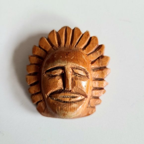 Wooden hand carved tribal brooch from 1940s(?) - Picture 2 of 4